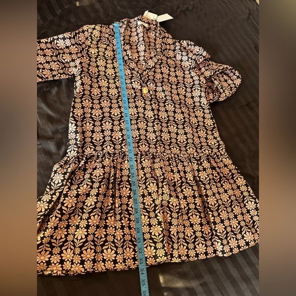 Sandro Pink and Black Floral Long-Sleeve Tiered Mini Dress
100% silk dress - Picture 6 of 8